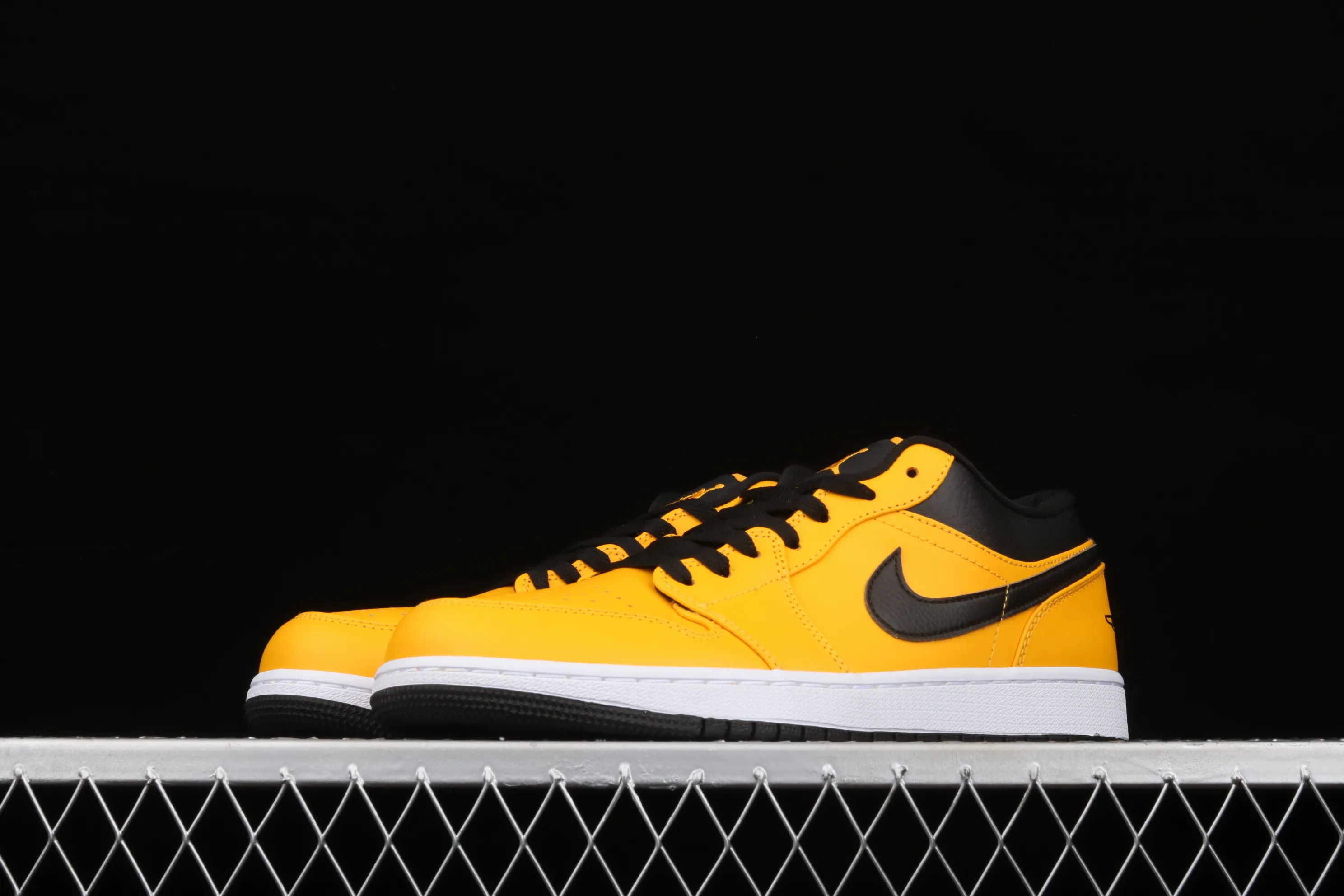 All categories Air Jordan Jordan series basketball shoes Air Jordan 1 Low Air Jordan AJ1 Low AJ1 Joe 1 low cultural basketball shoes 553558-700